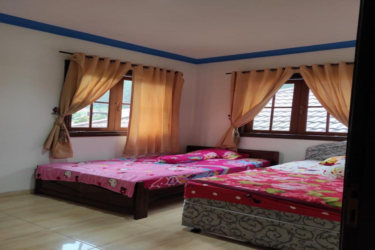 Villa Meteor Garden Tawangmangu Extérieur photo